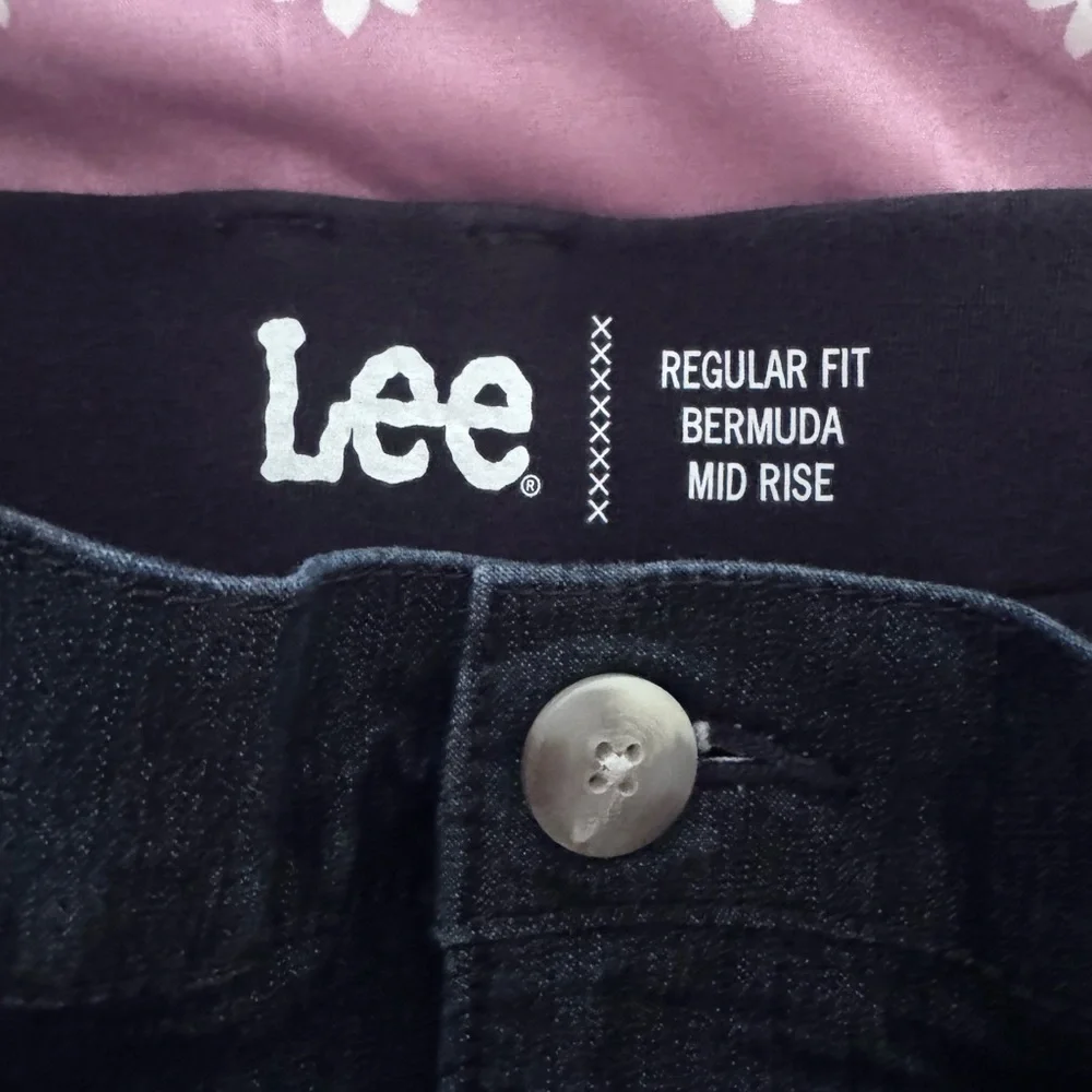 Lee Women's Dark Denim Regular Fit Bermuda Mid Rise Jean Shorts - Picture 2 of 4